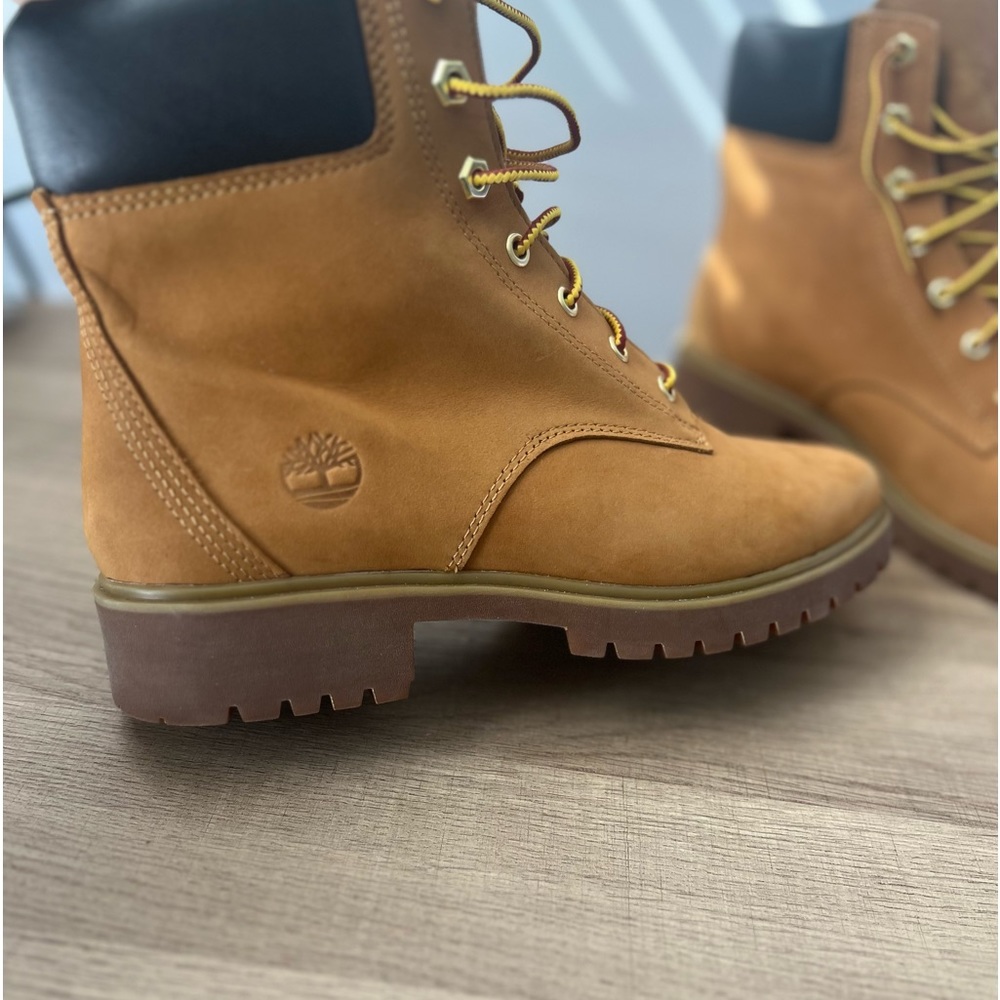 LIKE NEW Timberland Linden Boot - Size 8 Women - Picture 4 of 5